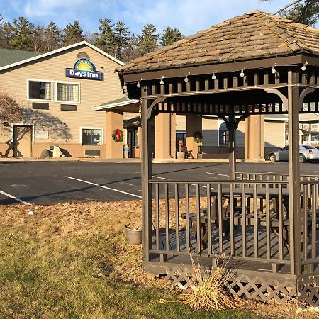 Days Inn By Wyndham Iron Mountain Exterior photo