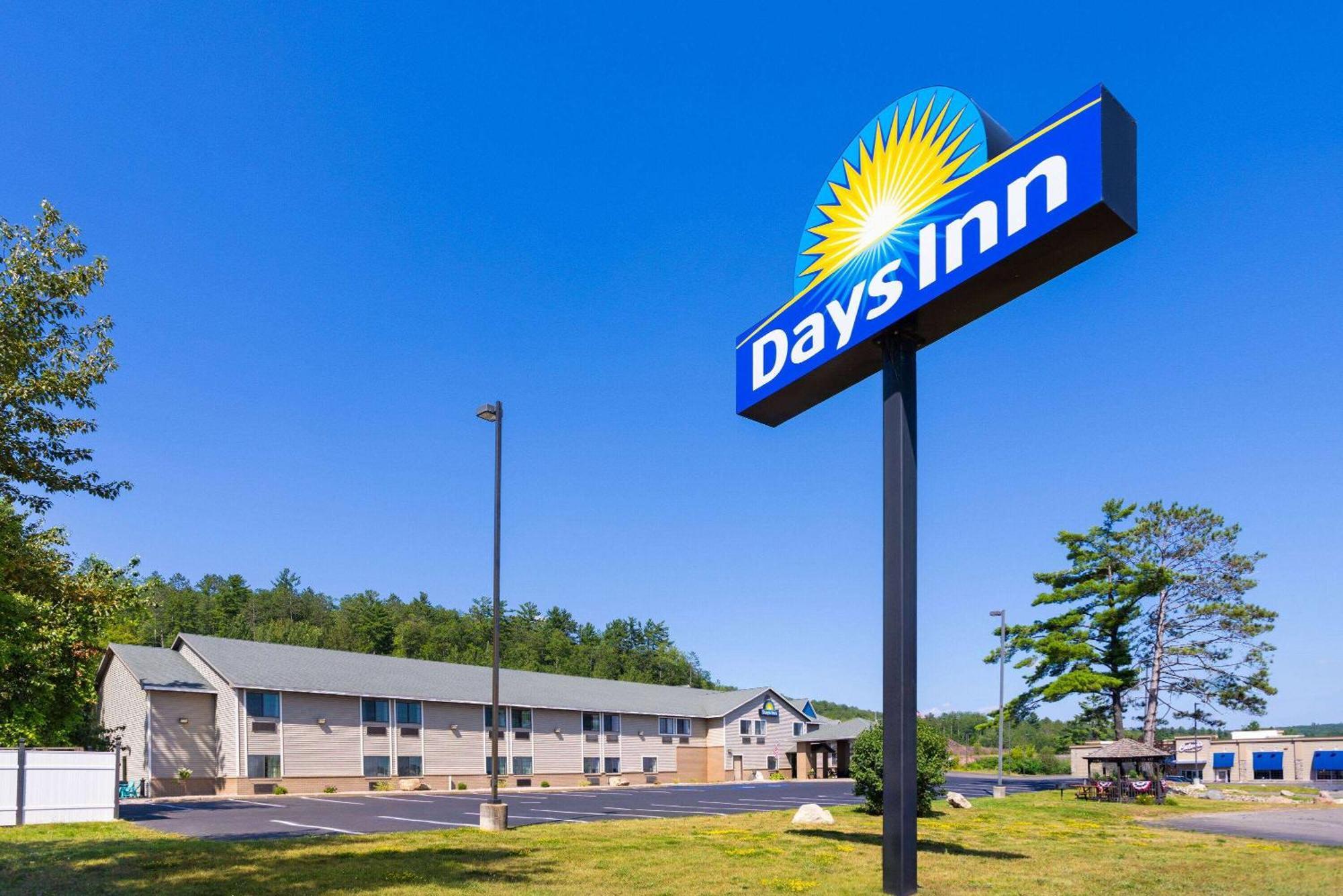 Days Inn By Wyndham Iron Mountain Exterior photo